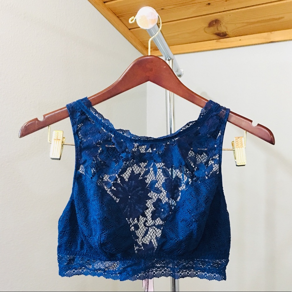 Victoria’s Secret High-neck lace bralette, Sz L